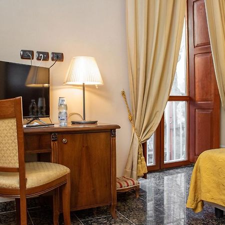 Le Stanze Del Vicere Boutique Hotel Naples Exterior photo